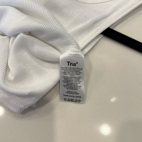 Aritzia TNA Ribbed Crop Top - Picture 5 of 5